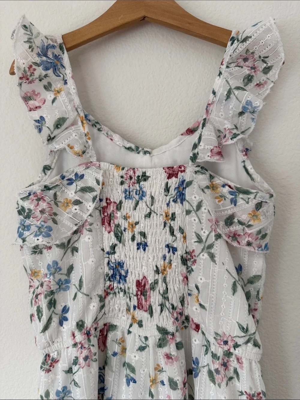 Truly Me by Sara Sara White Eyelet Romper Jumpsuit Floral Pattern Girls sz 10